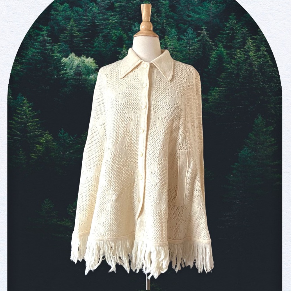 1970’s Butterfly Knit Shawl - Picture 1 of 9